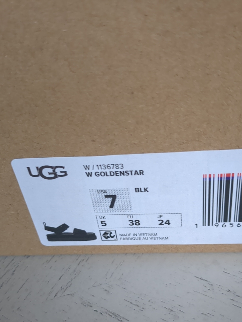New UGG Goldenstar Sandals Size 7 Black - Picture 9 of 10